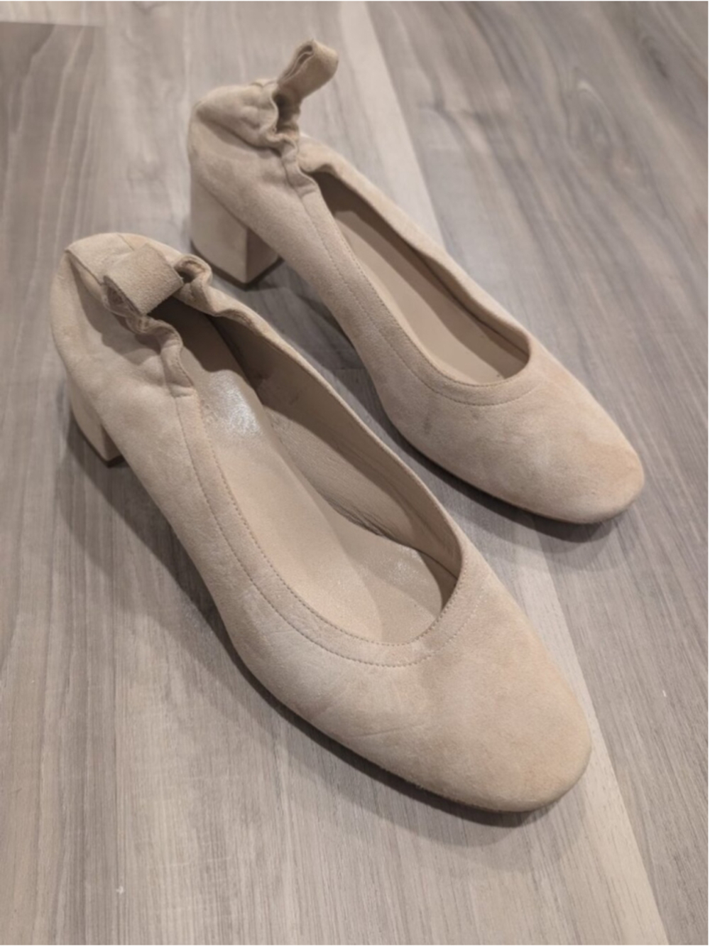 Everlane | The Day Heel In Light Taupe Suede - Picture 8 of 13